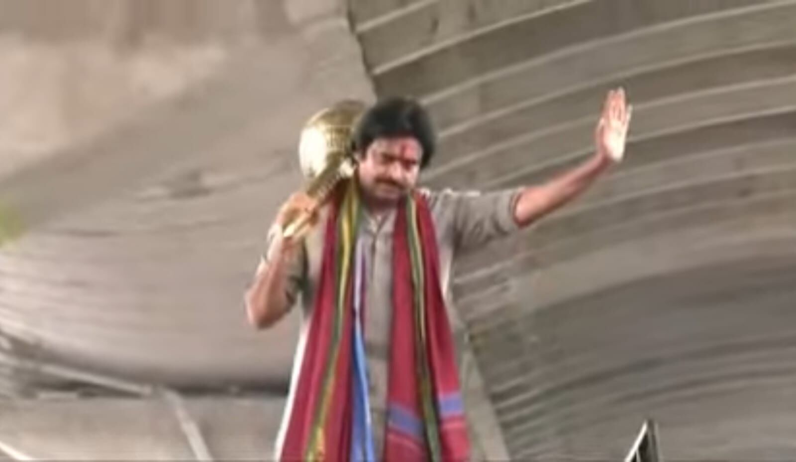 Pawan Kalyan Waving Hand To Crowds Atop Varahi In Vijayawada Photo Gallery