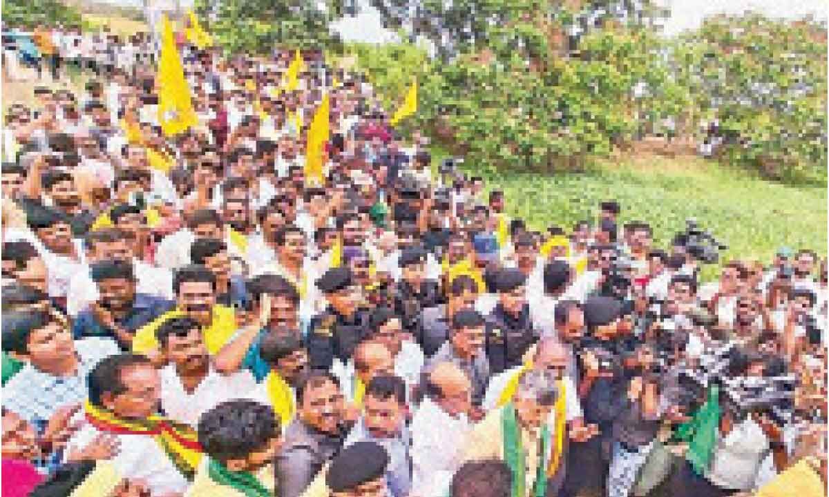 Rajamahendravaram As N Chandrababu Naidu Tours East Godavari Paddy