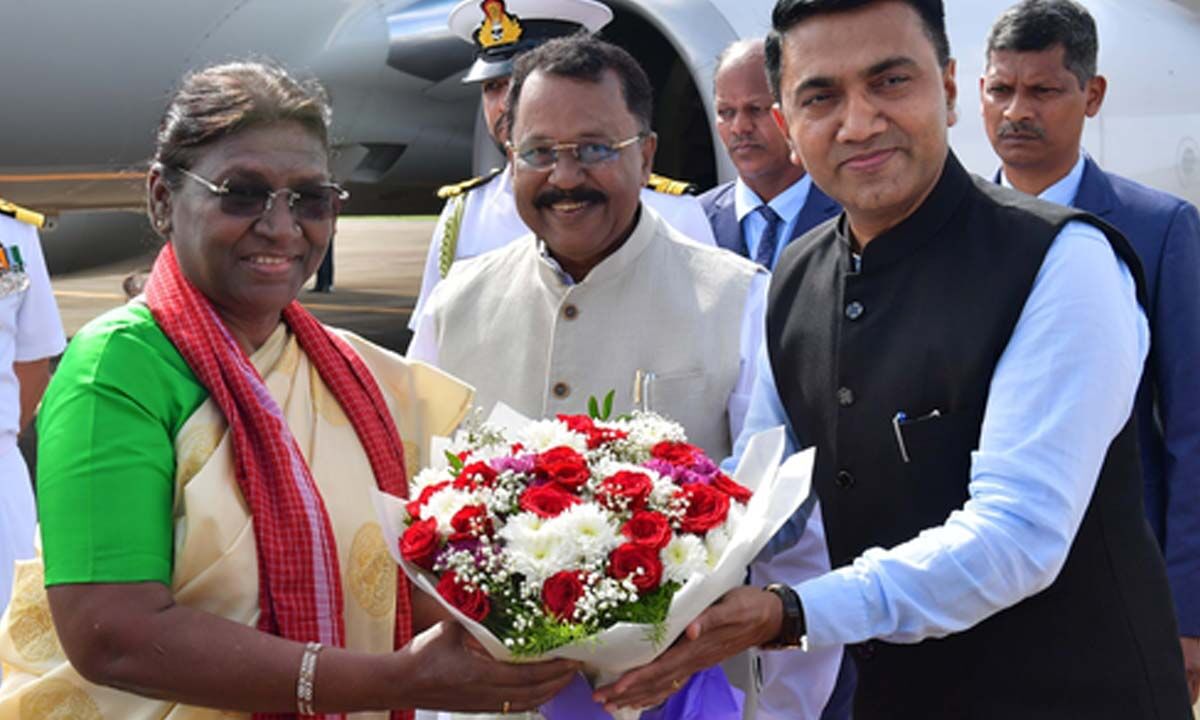 President Murmu Arrives In Goa On Three Day Visit