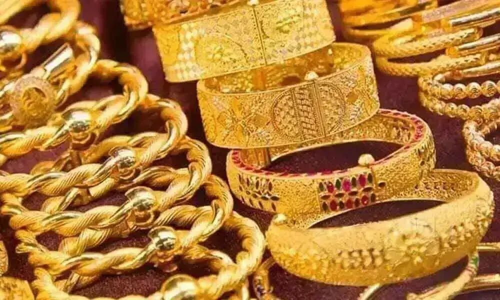 Gold Rates In Visakhapatnam Slashes Check The Rates On 27 March 2024