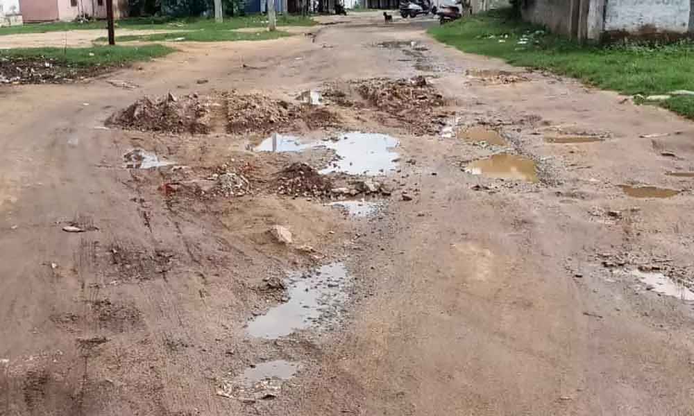 Potholes-ridden roads remain bane of Bolaram