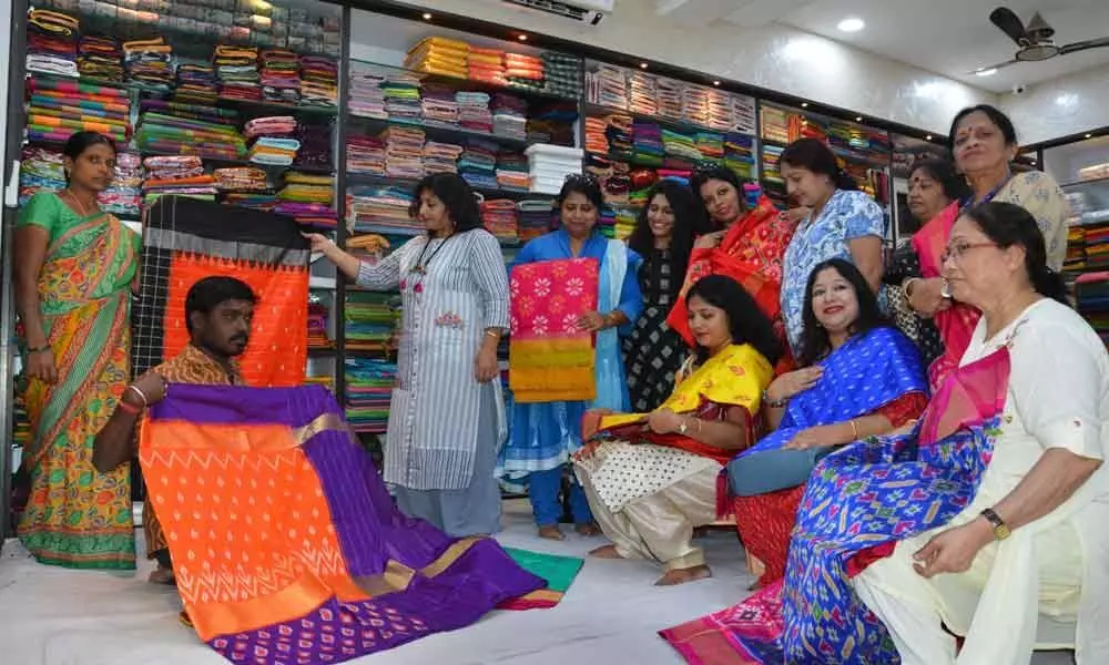 Bengalis in city vow to patronise handloom