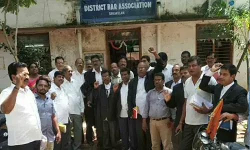 Lawyers oppose amendments to proposed Advocates Act in Srikakulam