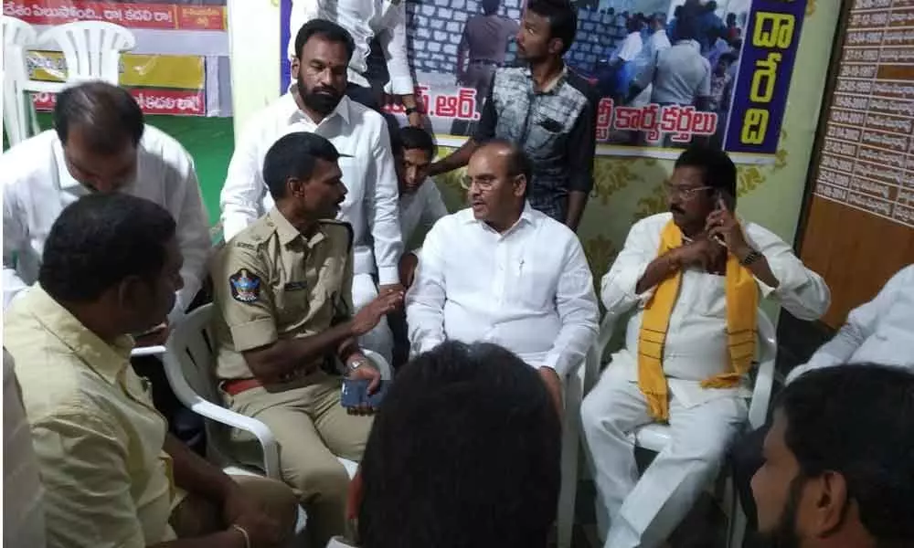 Police officials meet TDP Leaders in Guntur, ask them to return home