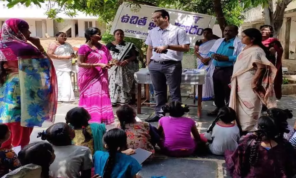 Civic chief inspects sanitation facility at girls hostel in Guntur