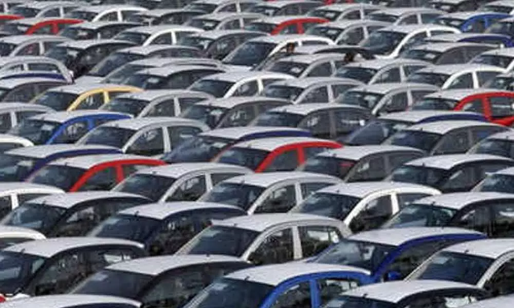 Deepening crisis in auto sector