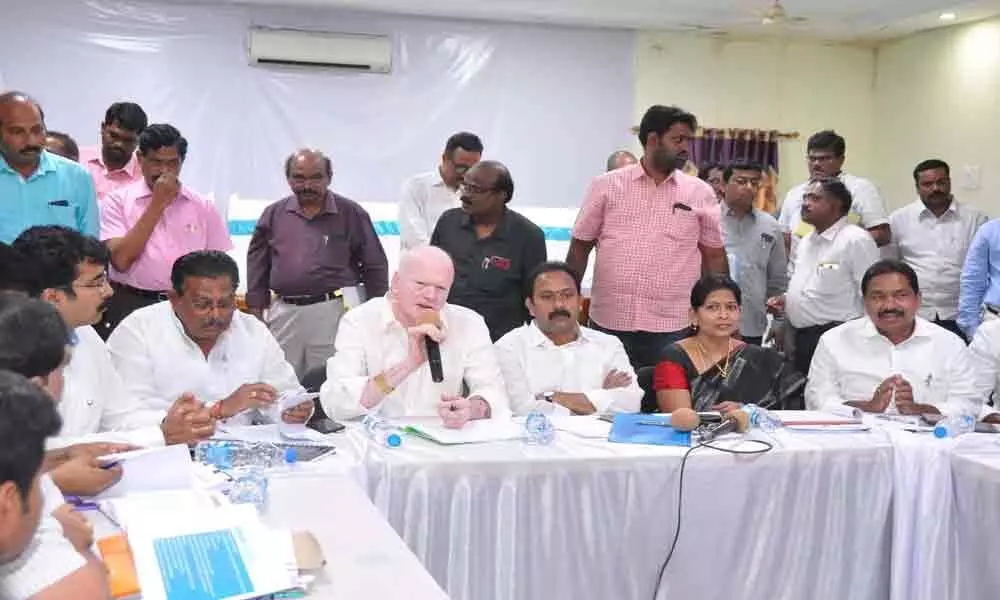 Government moots water grid project for Godavari districts