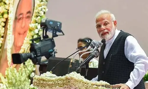 Modi pays emotional tribute to dost Jaitley