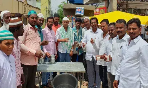 TRS leaders gesture on Muharram