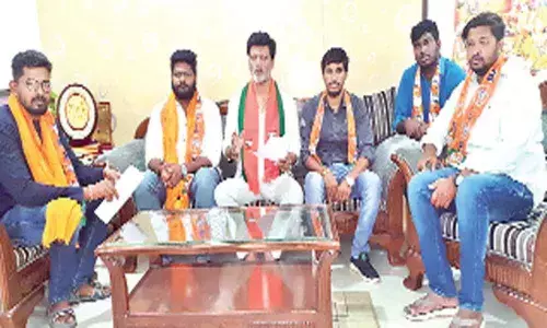 BJP leader flays KCR for failing to execute plans