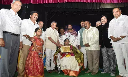 Kopparapu National Award presented to veteran playback singer P Suseela