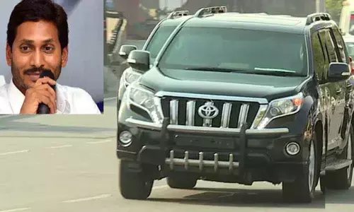 CM YS Jagan convoy passes through Chandrababu Naidu residence