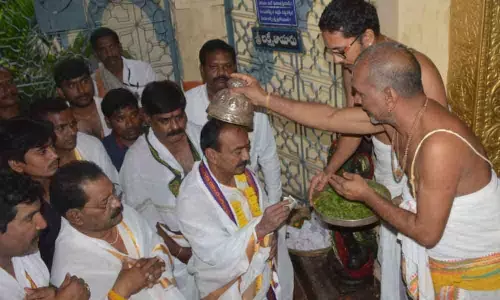 Health Minister Eatala Rajender prays at Bhadradri
