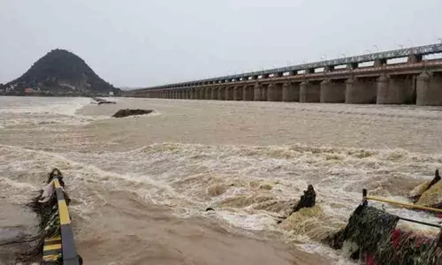 Vijayawada: 3L cusecs of Krishna water released into sea
