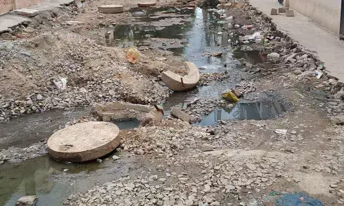 Back-breaking roads in Malkajgiri