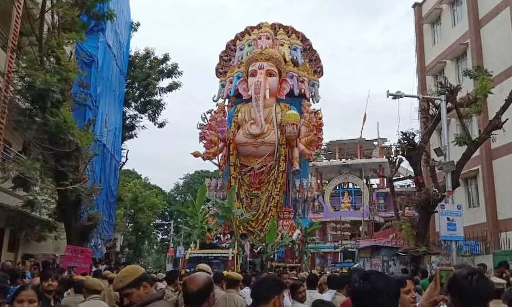 Khairatabad Bada Ganesh procession is moving towards Tank Bund