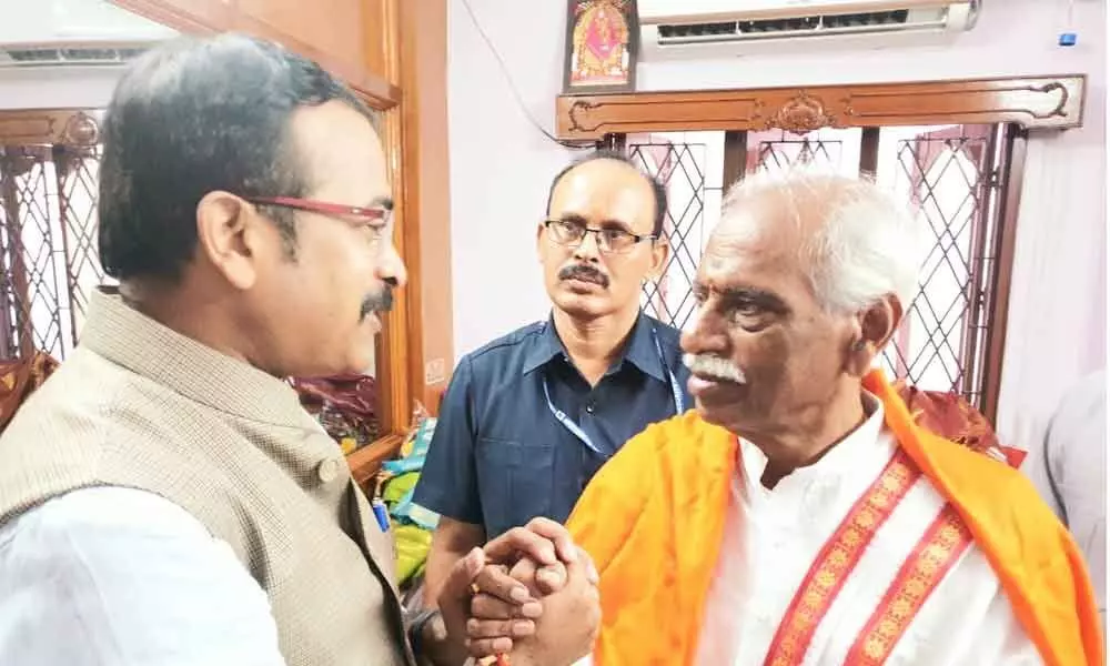 Telangana BJP chief congratulates Bandaru Dattatreya for his new post of Governor in Himachal Pradesh