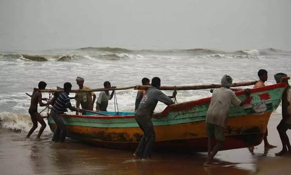 Tamil Nadu fishermen allege attack by Indian Coast Guard off IMBL