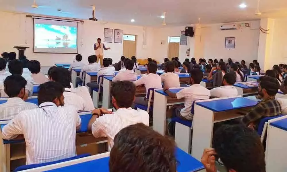 Hustle Talk inspires Engineering students in Vijayawada