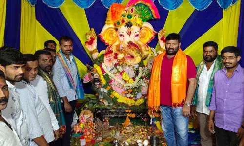 Kuna Srisailam Goud prays for all