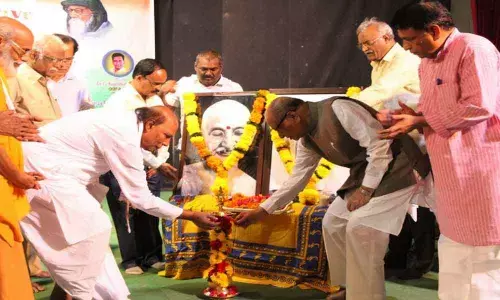 Youth asked to follow path of Gandhi, Bhave