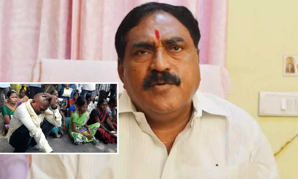 Villagers restrict entry of ministers in Jagtial, demands justice to Kondagattu victims
