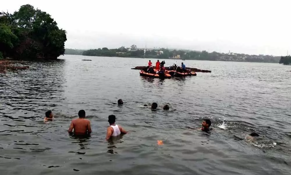 Bhopal boat mishap claims 12 lives, leaders fight over aid