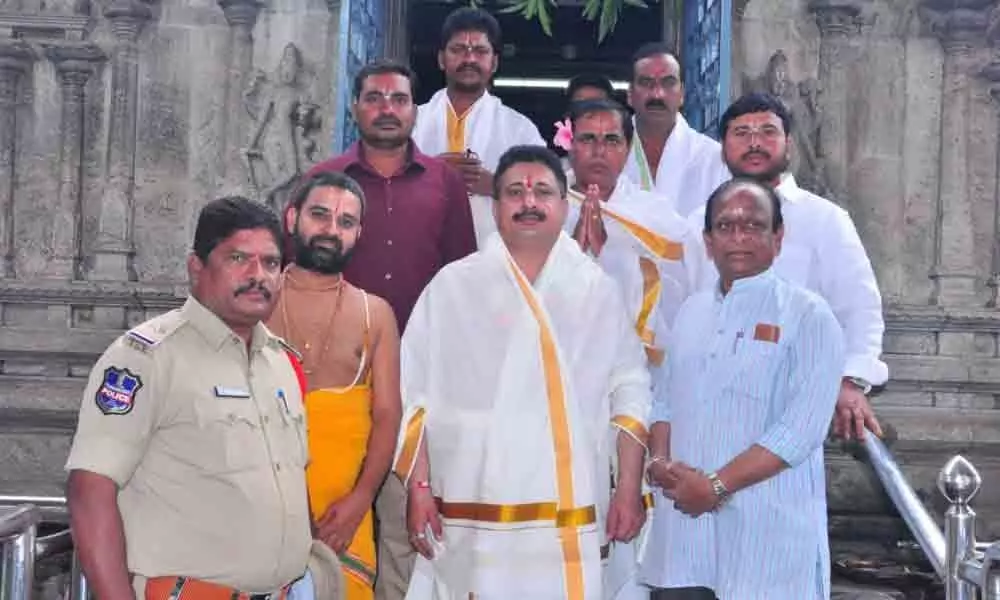 Kerala top cop visits Bhadradri temple