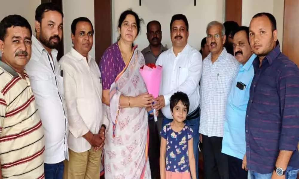 Satyavathi congratulated for getting ministership