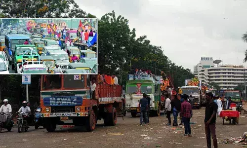 Ganesh immersion continues in Hyderabad, causes traffic snarls