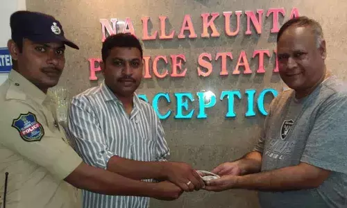 Man forgets bag in auto, police traced out in short time