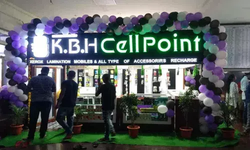 Cell phone kiosk in railway station in Vijayawada
