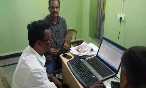 ACB raids Dhone MVI office, seizes 40K cash in Kurnool