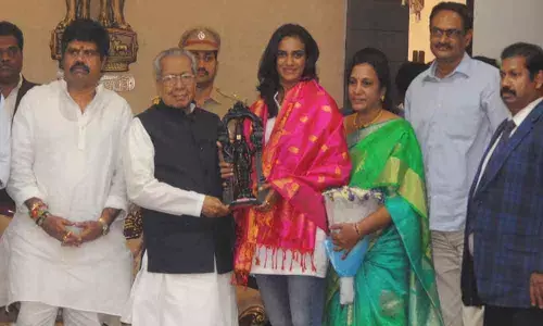 Sindhu pride of nation: Guv