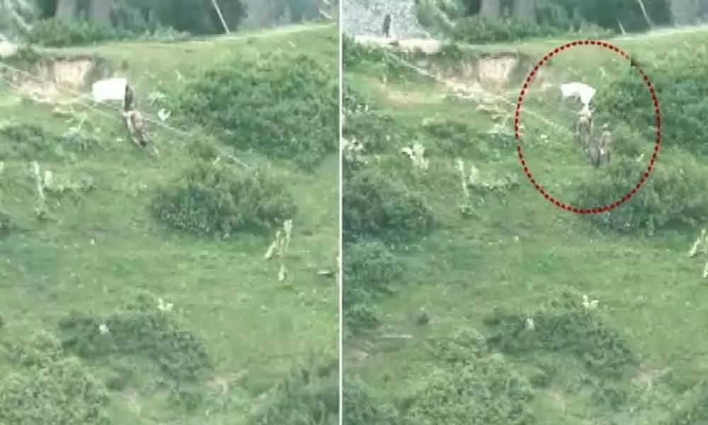 Pakistan army raises white flag at LoC to recover bodies of their soldiers