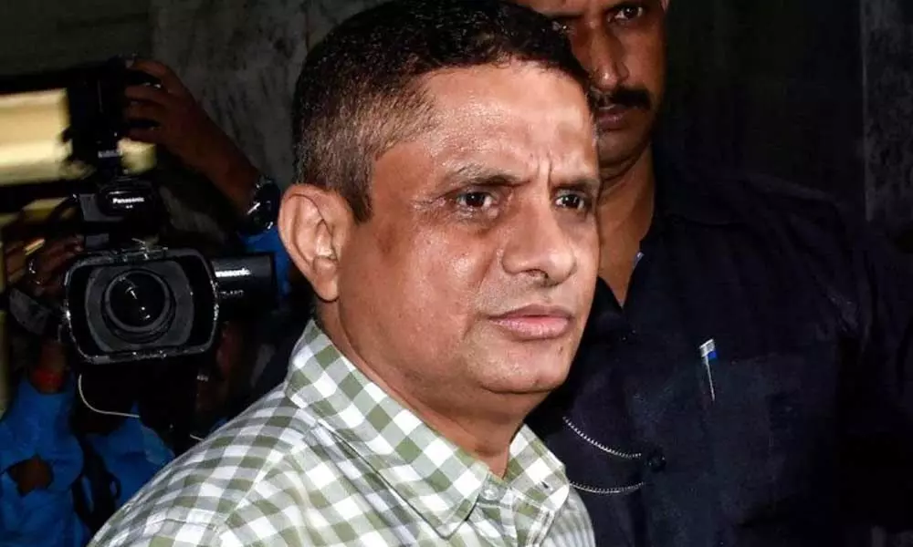Saradha scam: Former Kolkata top cop Rajeev Kumar arrives at Alipore court