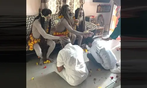 Aghori sadhus visit TTD chairman YV Subba Reddys house