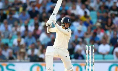 Australias Ashes hopes fade as England dominate fifth Test