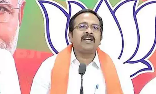 Case on vet after KCRs dog dies: BJP questions government over dengue deaths