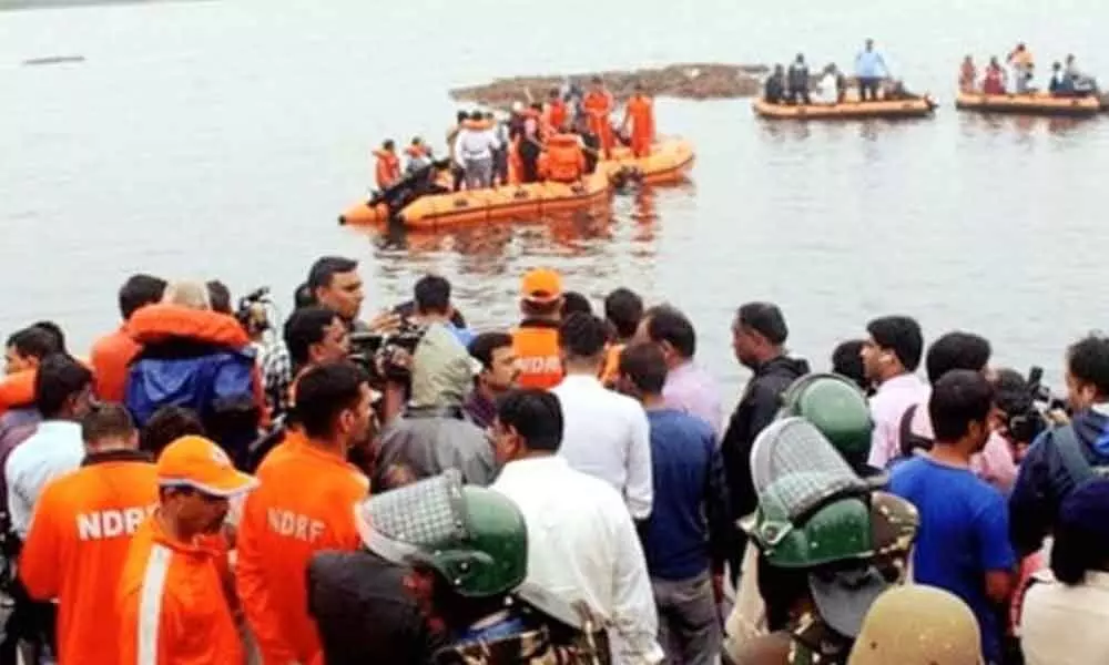 Godavari boat capsize: NDRF team pressed into action to locate passengers