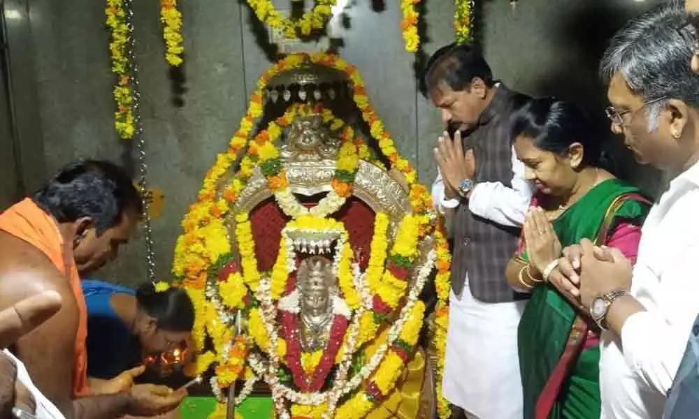 Dy Speaker Kona worships Poleramma in Guntur
