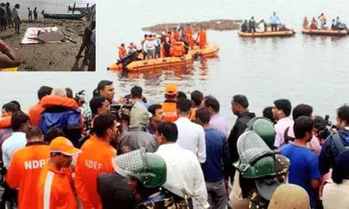 Tourist boat capsizes in river at East Godavari, 36 missing