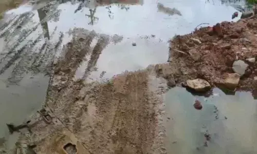 Pipe-laying works left unfinished