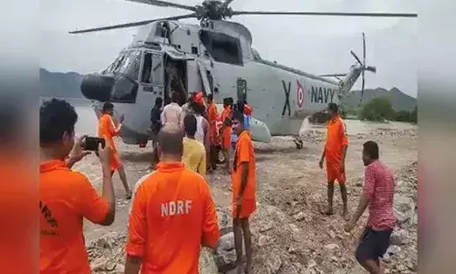 Naval UH 3H helicopter could not trace any bodies on Godavari