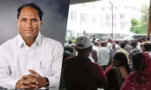 Clues team and dog squad are collecting evidence at Kodelas house