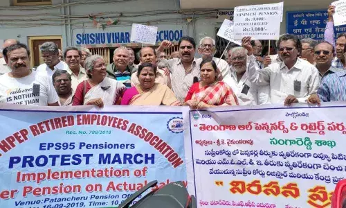 Centre urged not to seek review of Supreme Court ruling