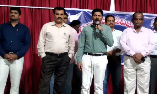 Cops lauded for peaceful conduct of festival