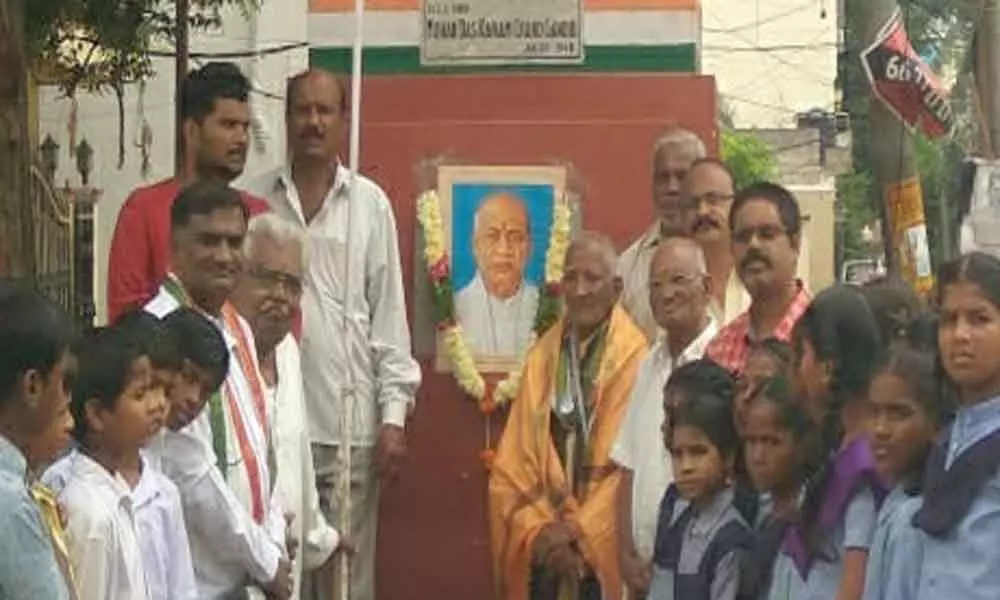 Liberation Day celebrated at Gowlipura Gandhi statue