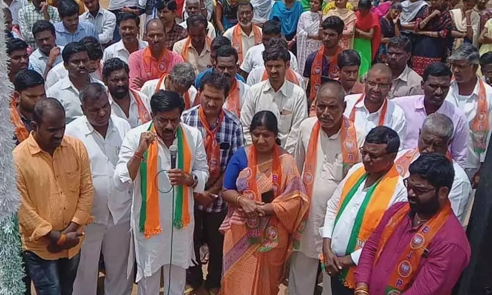 BJP, Journalist Association of Telangana celebrate Telangana Liberation Day In Kulkacharla mandal