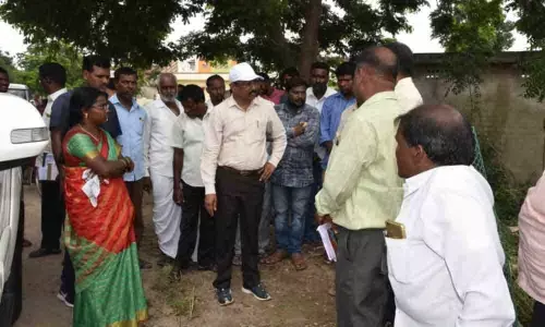 Install 3rd wire to streetlights to save power: Nizamabad Collector